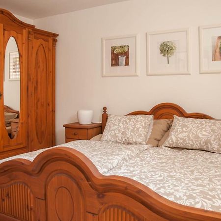 Apartman Zeleznice Apartment ภายนอก รูปภาพ