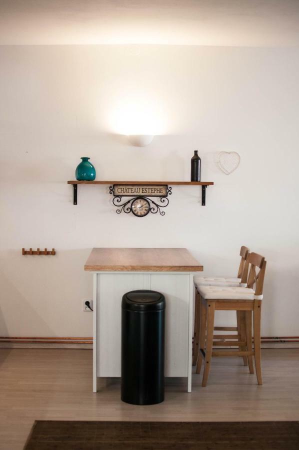 Apartman Zeleznice Apartment ภายนอก รูปภาพ